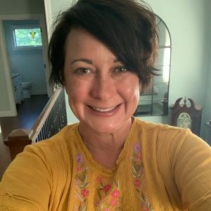 Meet your Posher, Leigh